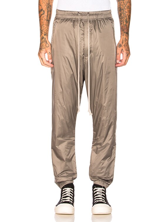 パンツ RICK OWENS NYLON TRACK PANTS DUST 48 Rick Owens Track Pants in Dust | FWRD