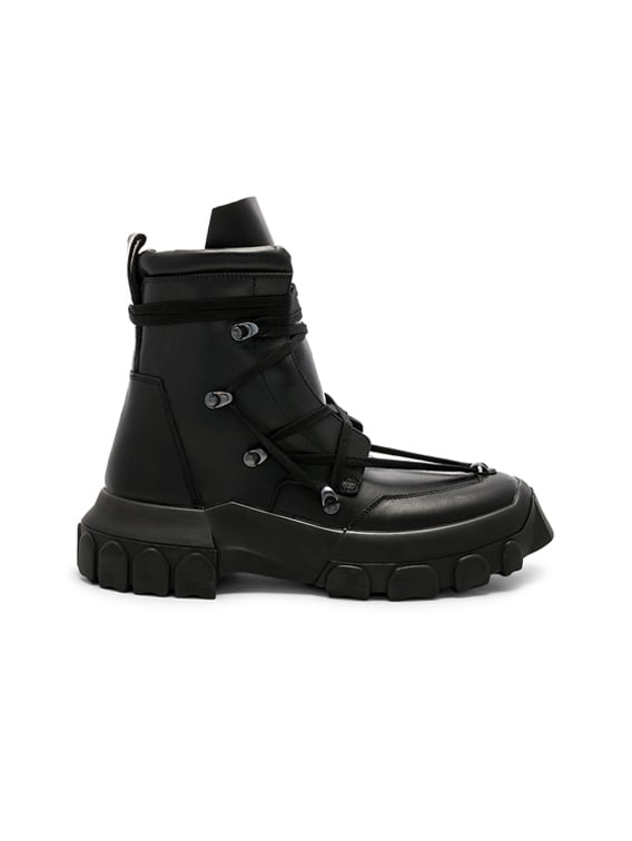 all black hiking boots