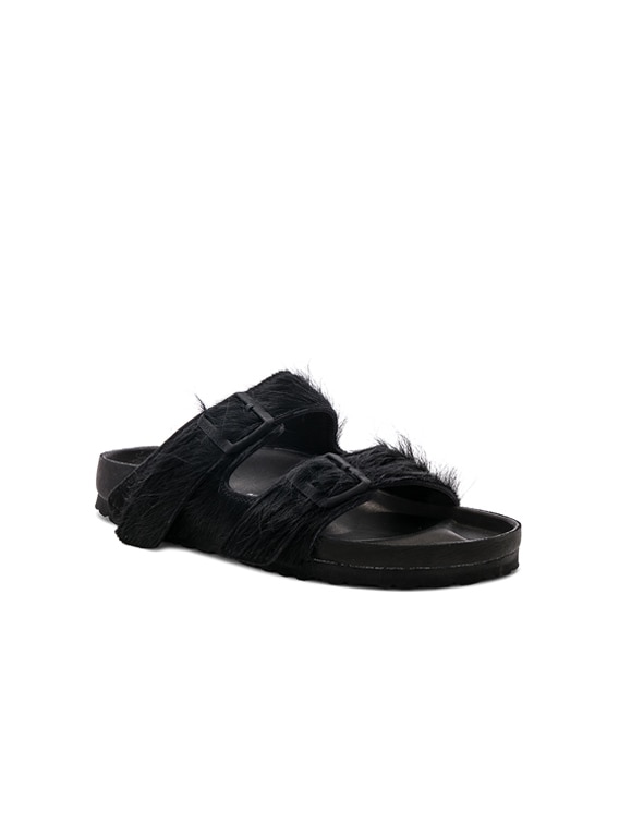 Rick Owens X Birkenstock ブラックファーサンダル　40 Rick Owens x Birkenstock Cow Hair Arizona in Black | FWRD