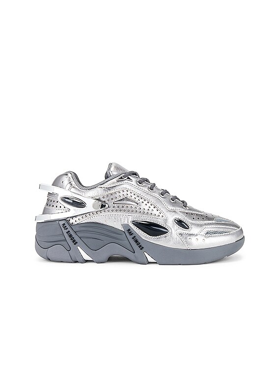 Raf Simons Runner Cylon-21 Sneaker in Silver | FWRD