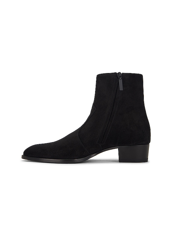 Saint Laurent Wyatt 40 Zipped Boot in Noir | FWRD