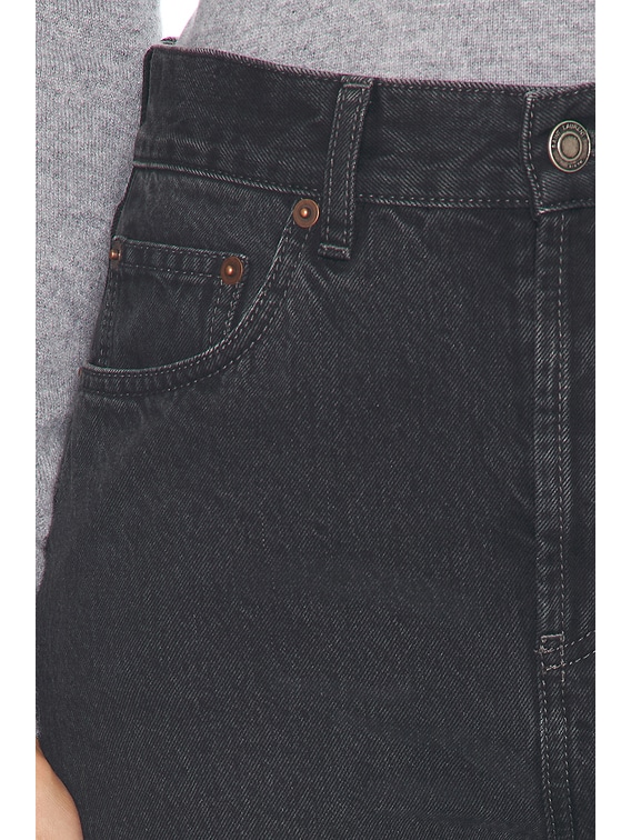 デニム・ジーパン Saint Laurent FW25 90'S SLIM DENIM (807142Y29WA 1294) 90's slim jeans in black rock denim | Saint Laurent | YSL US