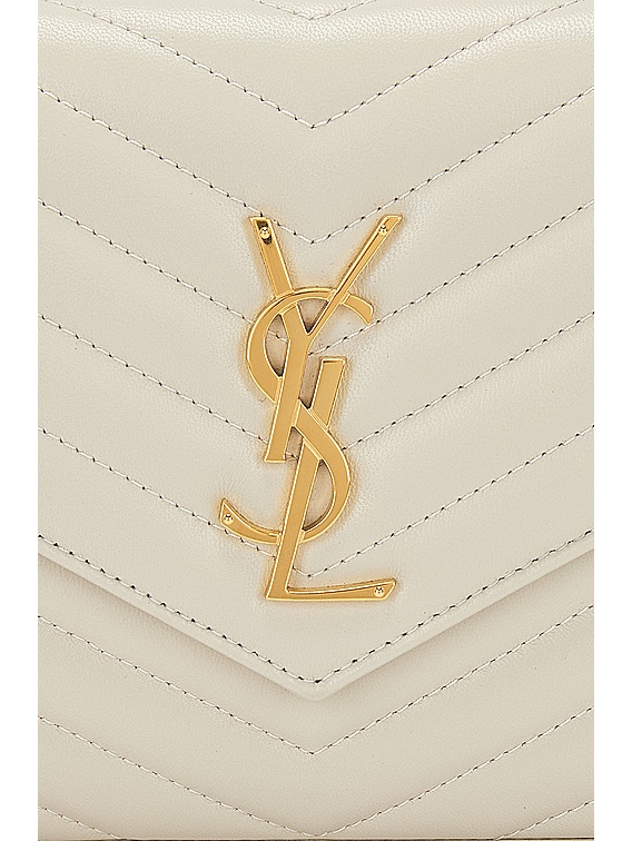 【Saint Laurent】極薄カサンドレベルト Saint Laurent CASSANDRE CLASSIC バッグ - Crema Soft | FWRD
