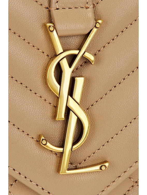 小物 saint laurent Saint Laurent Medium Envelope Chain Bag in Dark Toffee | FWRD