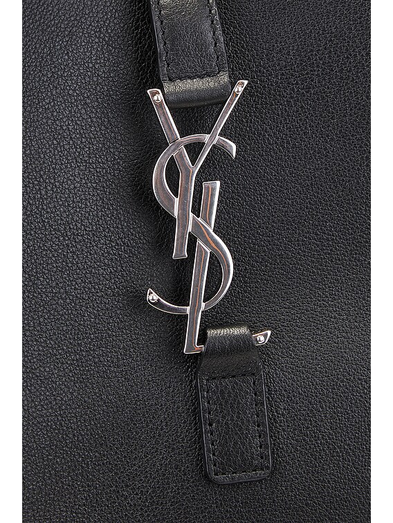 Saint Laurent Large Le 5 A 7 Supple Hobo Bag in Nero | FWRD Saint Laurent Large Le 5 A 7 Supple Hobo Bag in Nero | FWRD