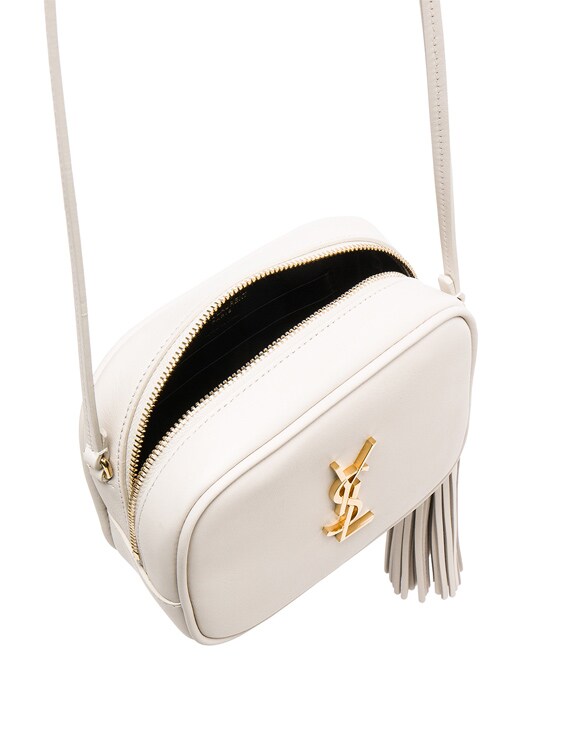 【関税&送料込】Saint Laurent Bags Saint Laurent Blogger Bag in Porcelain & Black | FWRD