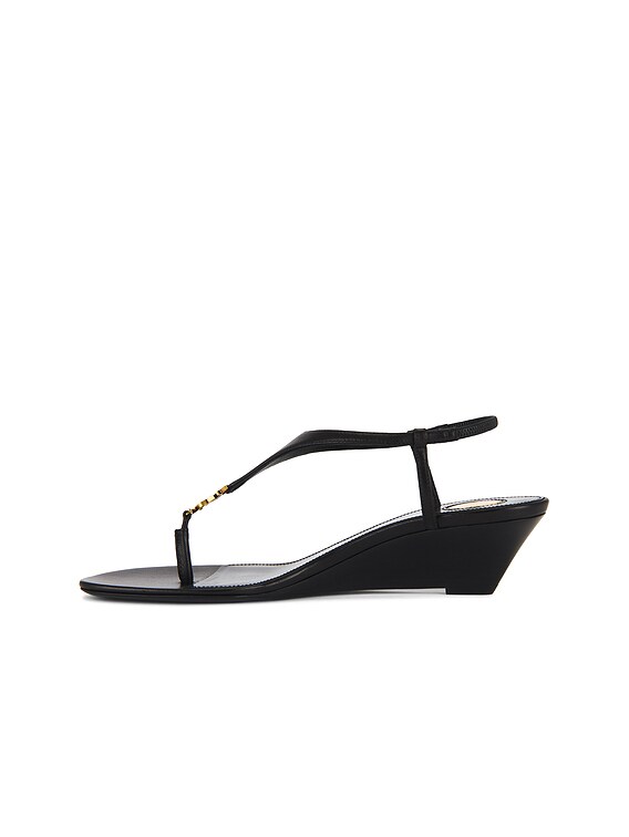 SAINT LAURENT BRIDGET サンダル Saint Laurent Bridget Sandal in Glass Bottle Green | FWRD