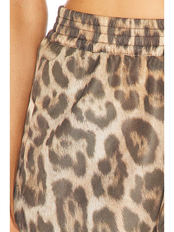 【Stella McCartney】SHORTS LEOPARDATI Stella McCartney Leopard Print Short in Multicolor Brown | FWRD