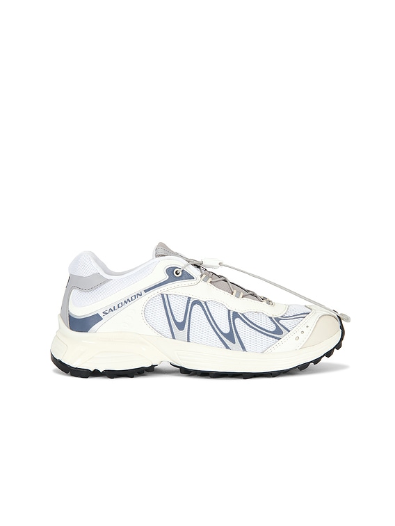 小物 SALOMON BANDANA Whisper White Salomon XT-Whisper Sneaker in Vanilla Ice, White, & Grisaille | FWRD