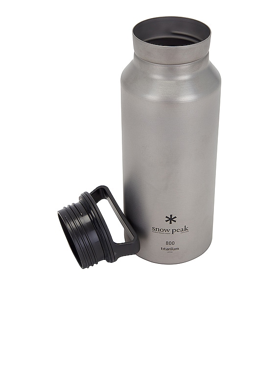 Snow Peak Titanium Aurora 800 Bottle in Silver | FWRD