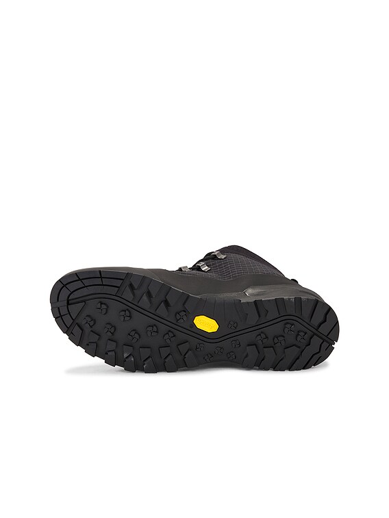 The North Face Glenclyffe Zip GTX in TNF Black | FWRD