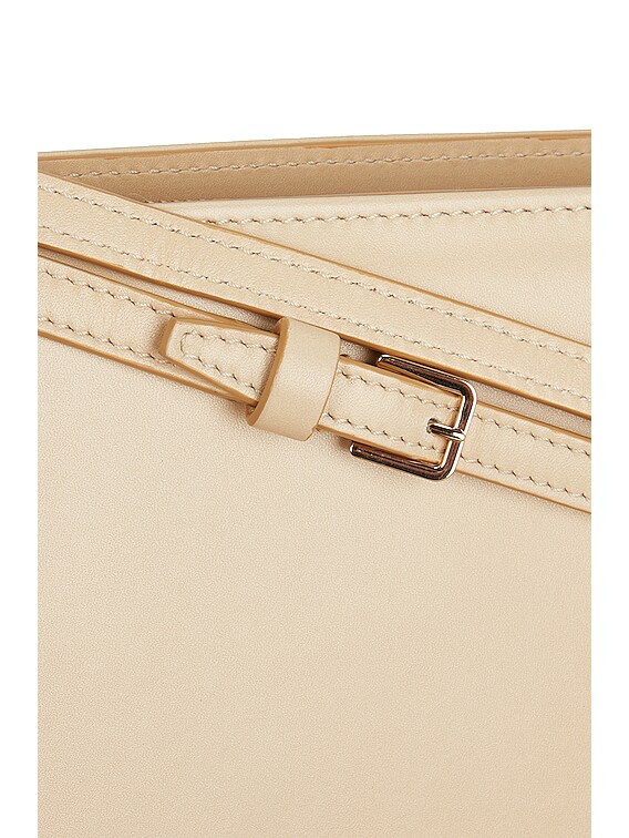 THE ROW(ザロウ) ショルダーバッグ Delanie W1468 L60 ベージュ レザー The Row Delanie Top Handle Bag in Butter | FWRD
