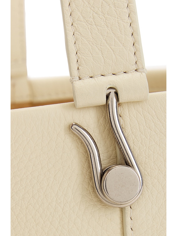 【The Row】Small N/S レザートートバッグ（Ivory Ans） The Row SMALL NS バッグ - Ivory ANS | FWRD