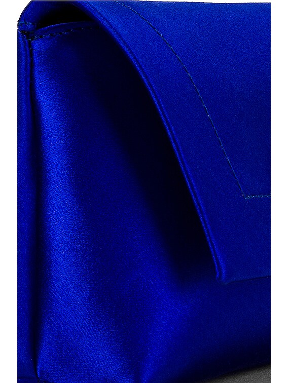 VIP【関税送料無料】希少 TOM FORD LIGHT BLUE SILK SHORT TOM FORD Satin Mini Chain Bag in Electric Blue | FWRD