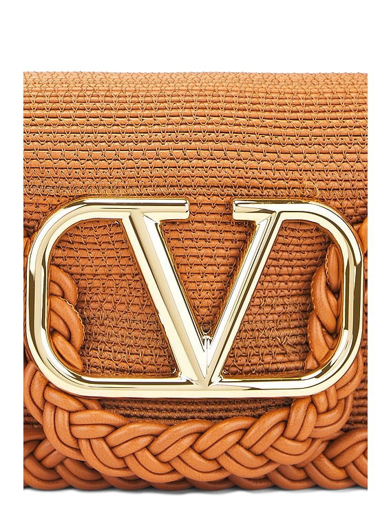 Valentino Garavani LOCO SMALL バッグ - Ginger Brown | FWRD