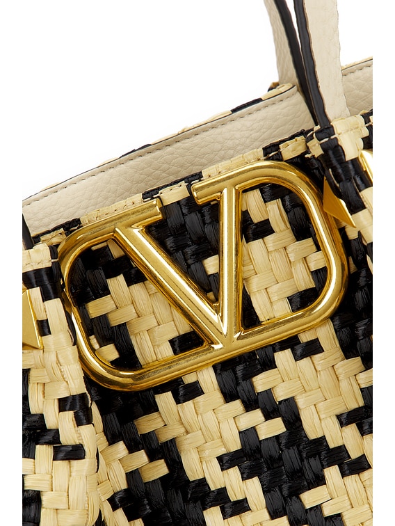 トートバッグ VALENTINO V LOGO SIGNATURE TOTE BAG Valentino Garavani V Logo Signature Medium Tote Bag in