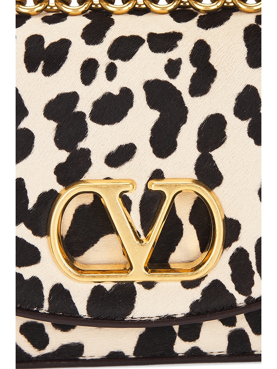 Valentino Garavani Vain Small Shoulder Bag in Naturale, Testa Di