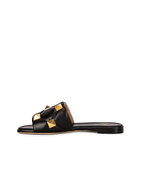 関送込【VALENTINO】Roman Stud レザー スライドサンダル Valentino Garavani Roman Stud Slides in Nero | FWRD