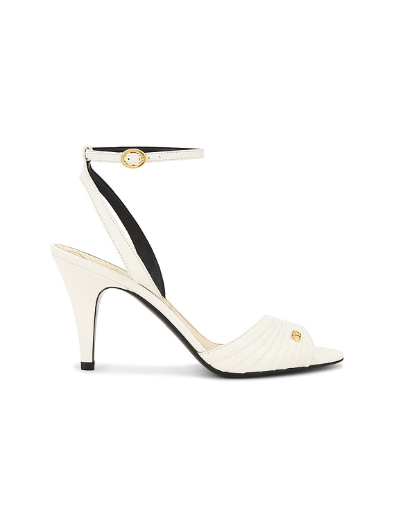サンダル・ミュール VALENTINO IVORY LEATHER LADYCRUSH SANDALS Valentino Garavani Ladycrush Sandal in Ivory | FWRD