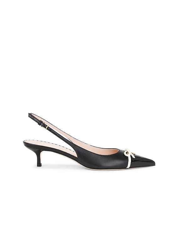 パンプス [VALENTINO] Garavani Bepointy Slingbacks Valentino Garavani Bepointy Slingback in Nero & Ivory | FWRD