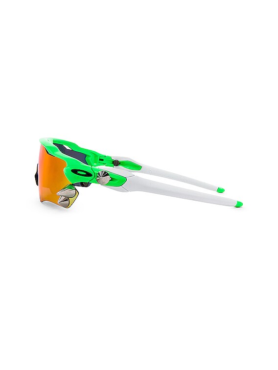 VETEMENTS Oakley Spikes 200 Sun Glasses in Orange & Green | FWRD
