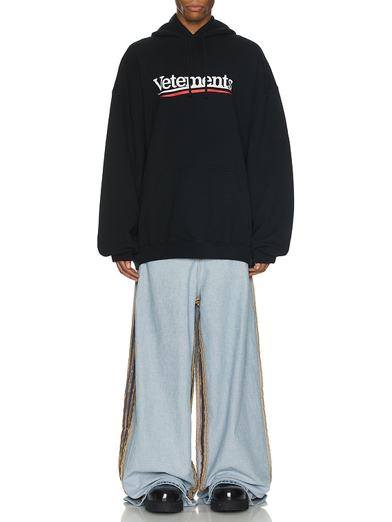 VETEMENTS Campaign Logo Hoodie in Black | FWRD