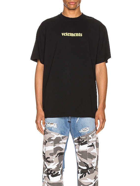 VETEMENTS Logo Tee in Black & Yellow | FWRD