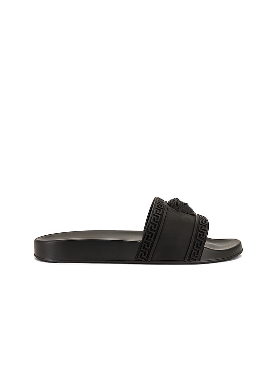 【Versace】SANDAL◆10134531A10001 VERSACE Slide Sandals in Black | FWRD