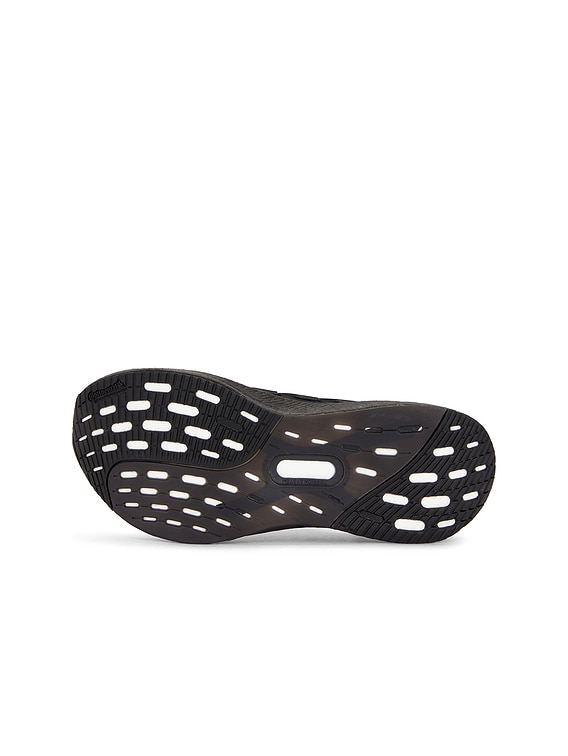 Y-3 ULTRABOOST 5 スニーカー - Core Black & Off White | FWRD