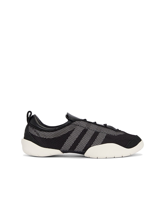 Y-3 Y-3 Regu Sneaker in Black & Talc | FWRD