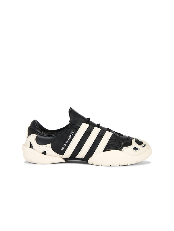 Y Y-3 Yohji Yamamoto Regu 2002 Sneaker in Black & Alumin | FWRD