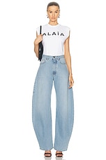 ALAÏA Logo T-shirt in Blanc & Noir, view 4, click to view large image.