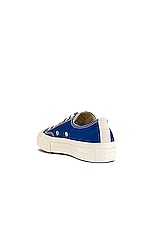 COMME des GARCONS PLAY Converse Chuck Taylor Low in Blue, view 3, click to view large image.