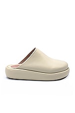 Ilio Smeraldo x Kate Young Clog in Cream, view 1, click to view large image.
