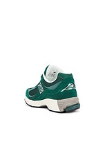 New Balance 2002r in Marsh Green, New Spruce, & Sea Salt, view 3, click to view large image.