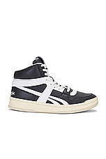 Reebok Bb5600 Sneaker in Black & White, view 1, click to view large image.