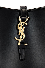 Saint Laurent Le 24 Bucket Bag in Nero, view 8, click to view large image.