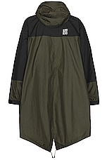 The North Face Soukuu Hike Packable Fishtail Shell Parka in Tnf Black & Forest Night, view 2, click to view large image.