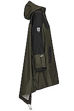 The North Face Soukuu Hike Packable Fishtail Shell Parka in Tnf Black & Forest Night, view 3, click to view large image.