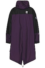 The North Face Soukuu Hike Packable Fishtail Shell Parka in Tnf Black & Purple Pennat, view 2, click to view large image.