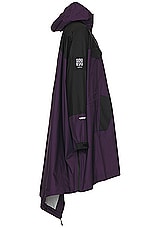 The North Face Soukuu Hike Packable Fishtail Shell Parka in Tnf Black & Purple Pennat, view 3, click to view large image.