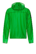 The North Face Soukuu Trail Run Packable Wind Jacket in Fern Green, view 2, click to view large image.