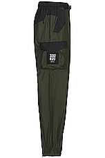 The North Face Soukuu Hike Belted Utility Shell Pant in Tnf Black & Forest Night, view 3, click to view large image.