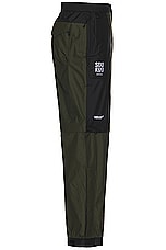 The North Face Soukuu Hike Convertible Shell Pant in Tnf Black & Forest Night, view 4, click to view large image.
