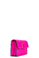 Valentino Garavani V Logo Signature Wallet On Chain in Pink, view 4, click to view large image.