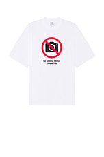 【関税込み】VETEMENTS ホワイト No Social Media Tシャツ VETEMENTS No Social Media T-Shirt in White | FWRD