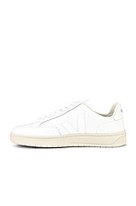 Veja V-12 in Extra White, view 5, click to view large image.