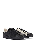 ヤマリュウ　 Y-3 Yohji Yamamoto Superstar in Black | FWRD