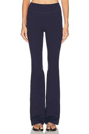 437 The Leisure Pant in Navy