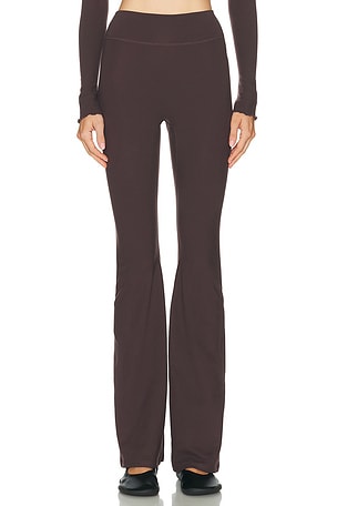 437 The Leisure Pant in Chocolate